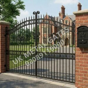 Decorative Arched Wrought Iron Spear Top Driveway Gates UKMDG43