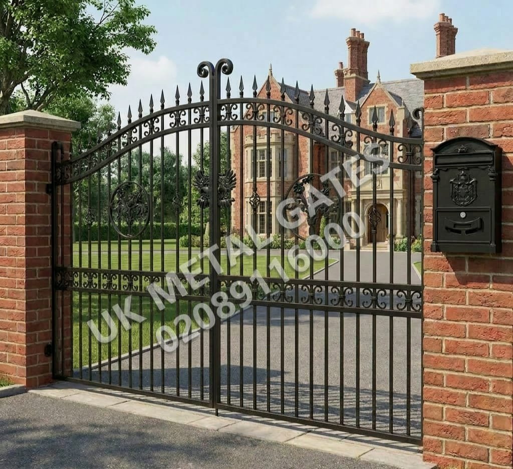 Decorative Arched Wrought Iron Spear Top Driveway Gates UKMDG43
