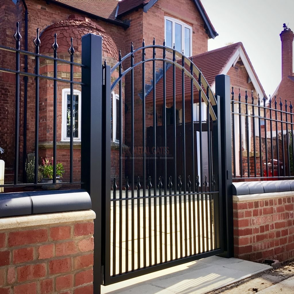 Aluminium Garden Gate – Arch-Top Vertical Bar, Victorian villa forecourt