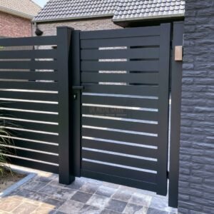 Aluminium Side Gate – Close-Set Horizontal Bar, Modern extension side passage