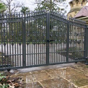Ornate Bi-Fold Gate (6-Leaf) – Georgian Townhouse