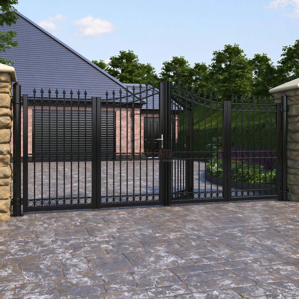 Ornate Bi-Fold Gate (6-Leaf) – Coastal Residence