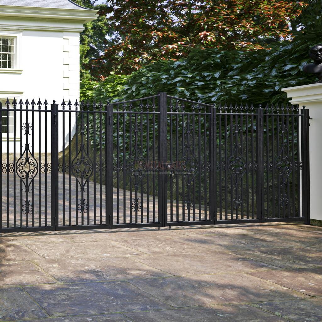 Ornate Bi-Fold Gate (6-Leaf) – Golf Course Development