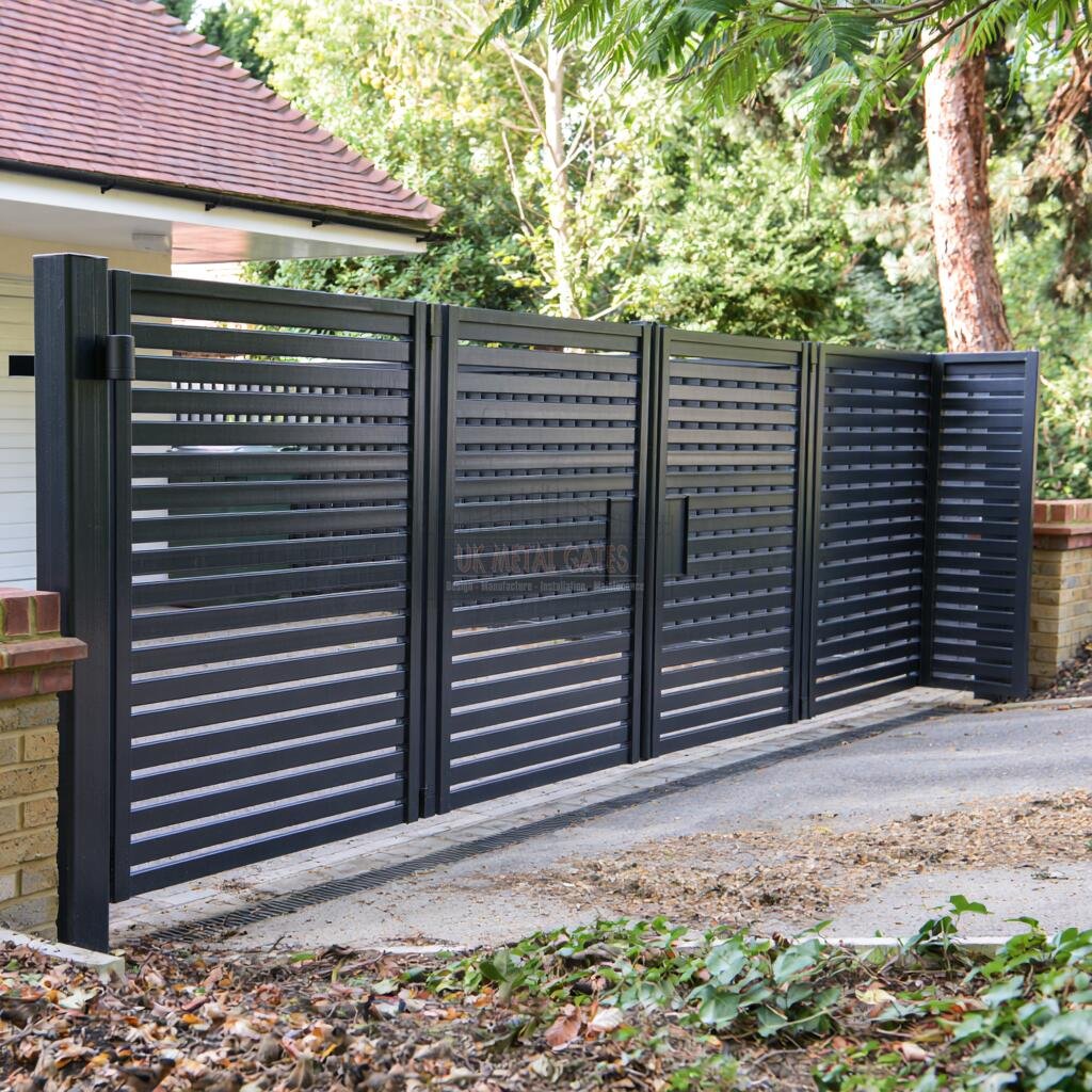 Slatted Bi-Fold Gate (6-Leaf) – Self-Build Project