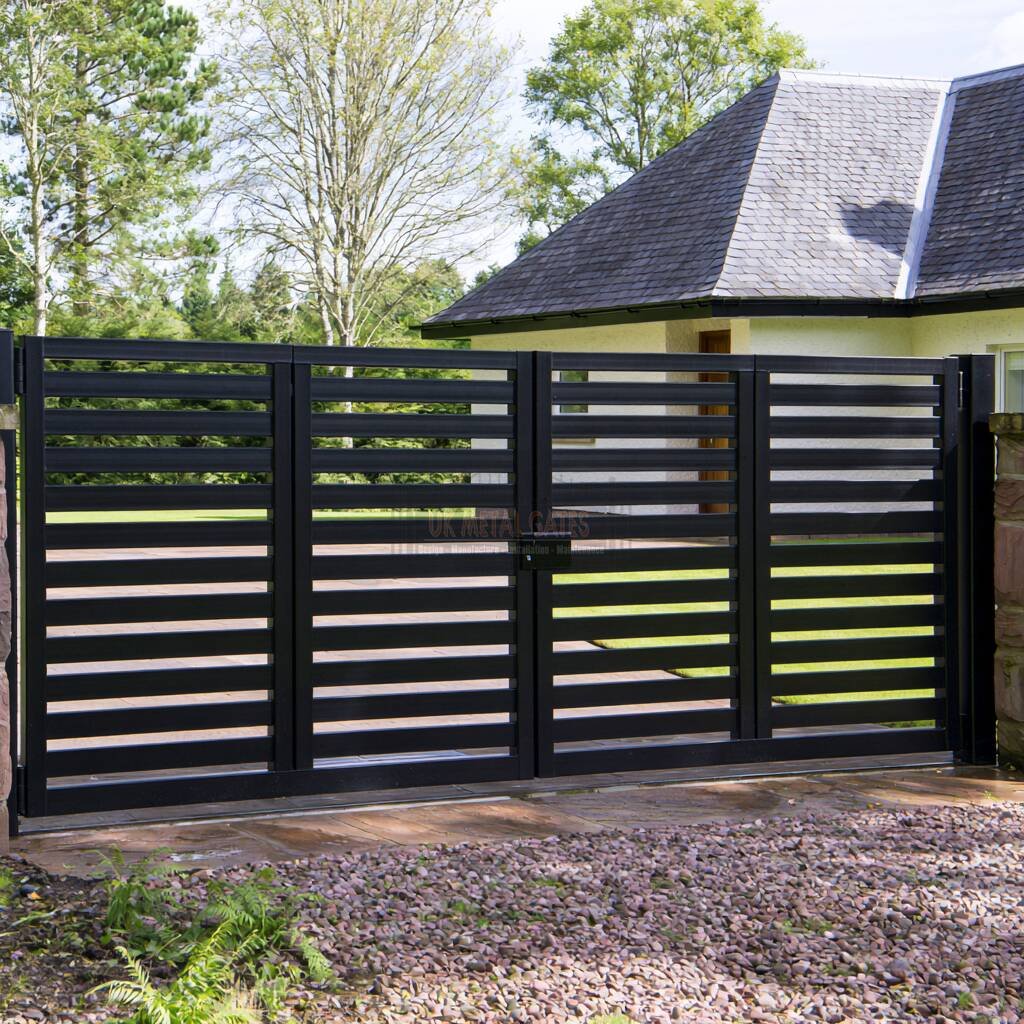 Slatted Bi-Fold Gate (6-Leaf) – Modern Gated Development