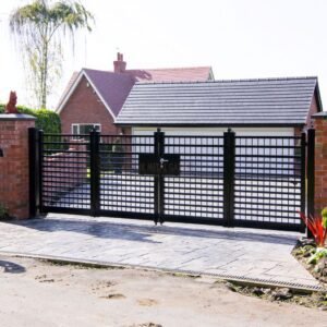 Slatted Bi-Fold Gate (6-Leaf) – Suburban Modern Semi