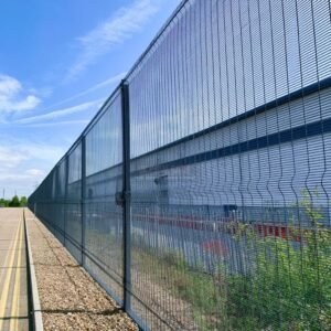 Mesh Fencing – Commercial Warehouse Perimeter