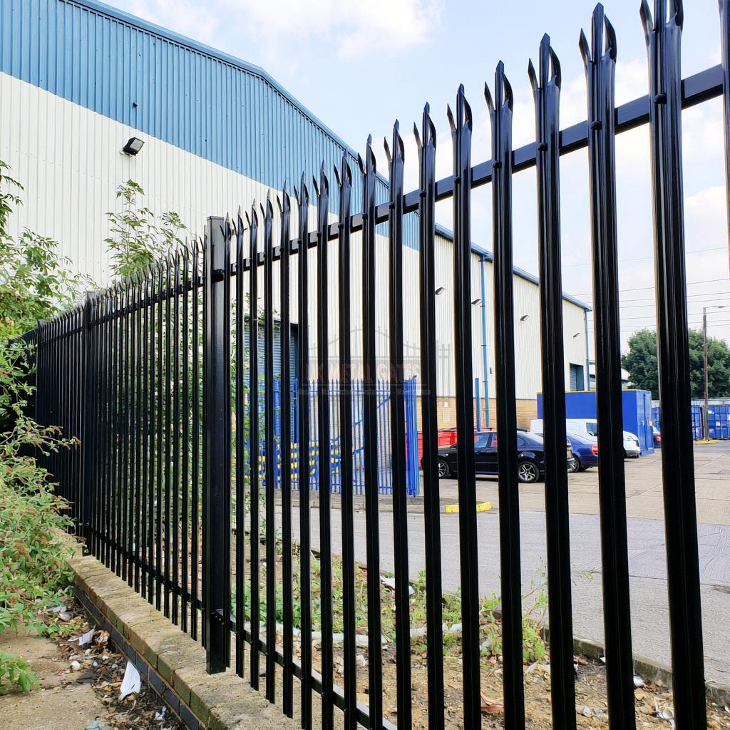 Palisade Fencing – Haulage Yard