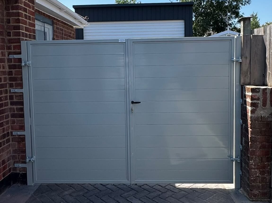 Aluminium Driveway Gate e1786892657356